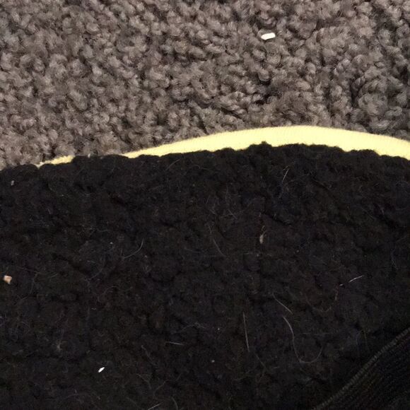 Lazy one fluffy eye mask - Picture 2 of 3